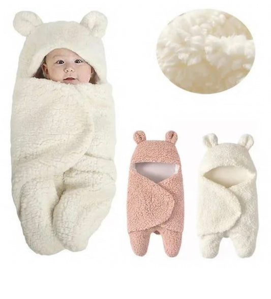 BabyBear:🐻 ¡Dulces sueños con este abrigo de amor para tu bebé!