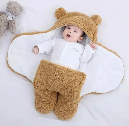 BabyBear:🐻 ¡Dulces sueños con este abrigo de amor para tu bebé!